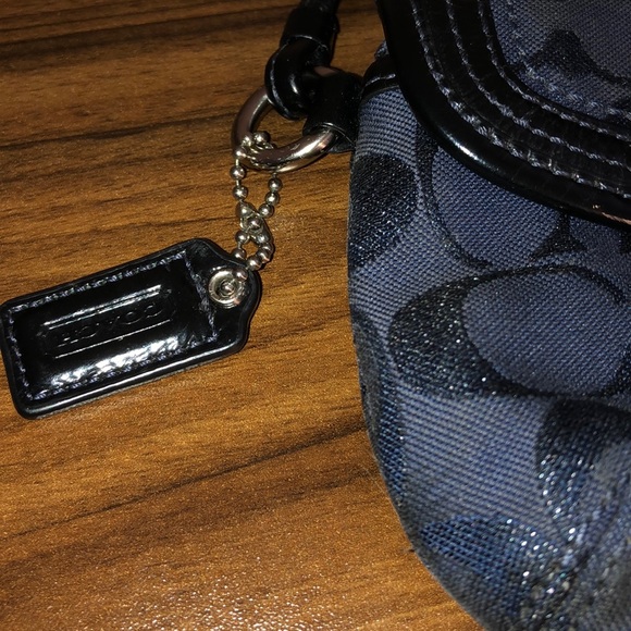 Coach wristlet - Picture 4 of 4